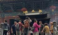 媒体实探少林寺迎新住持后首个周末：几乎无收费项目，游客量不减